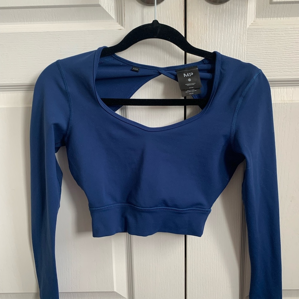 Open back workout long sleeve top